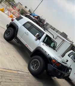 تويوتا إف جي كروزر